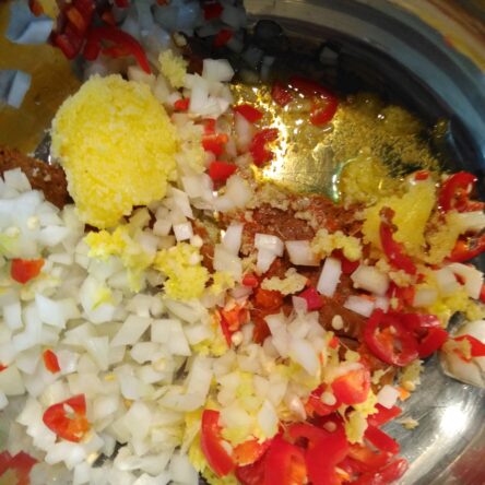 Roztapianie pasty curry