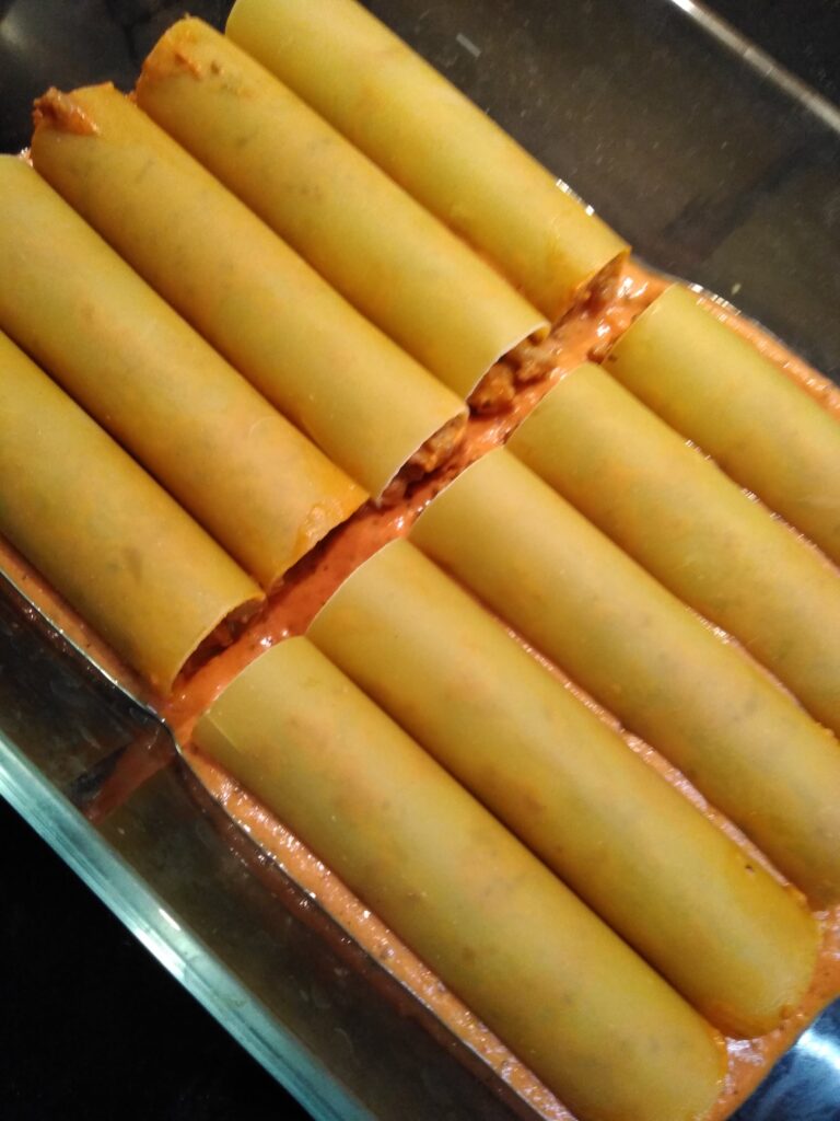 Faszerowany makaron cannelloni