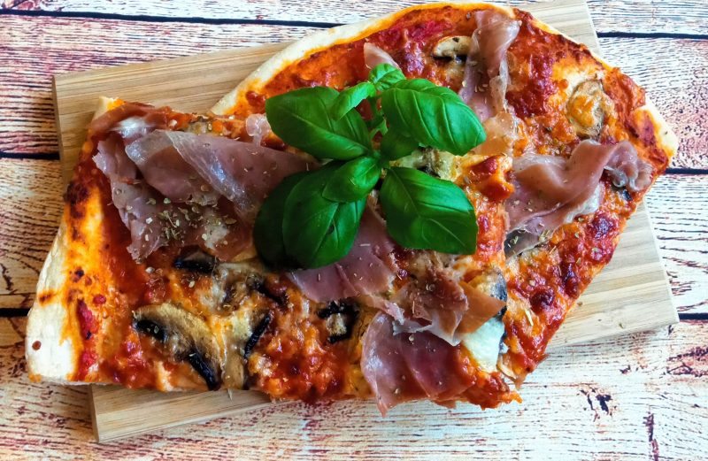 Pizza na cienkim cieście