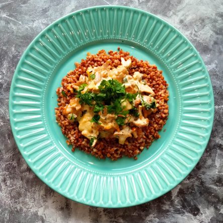 Kurki w kremowym sosie śmietanowym