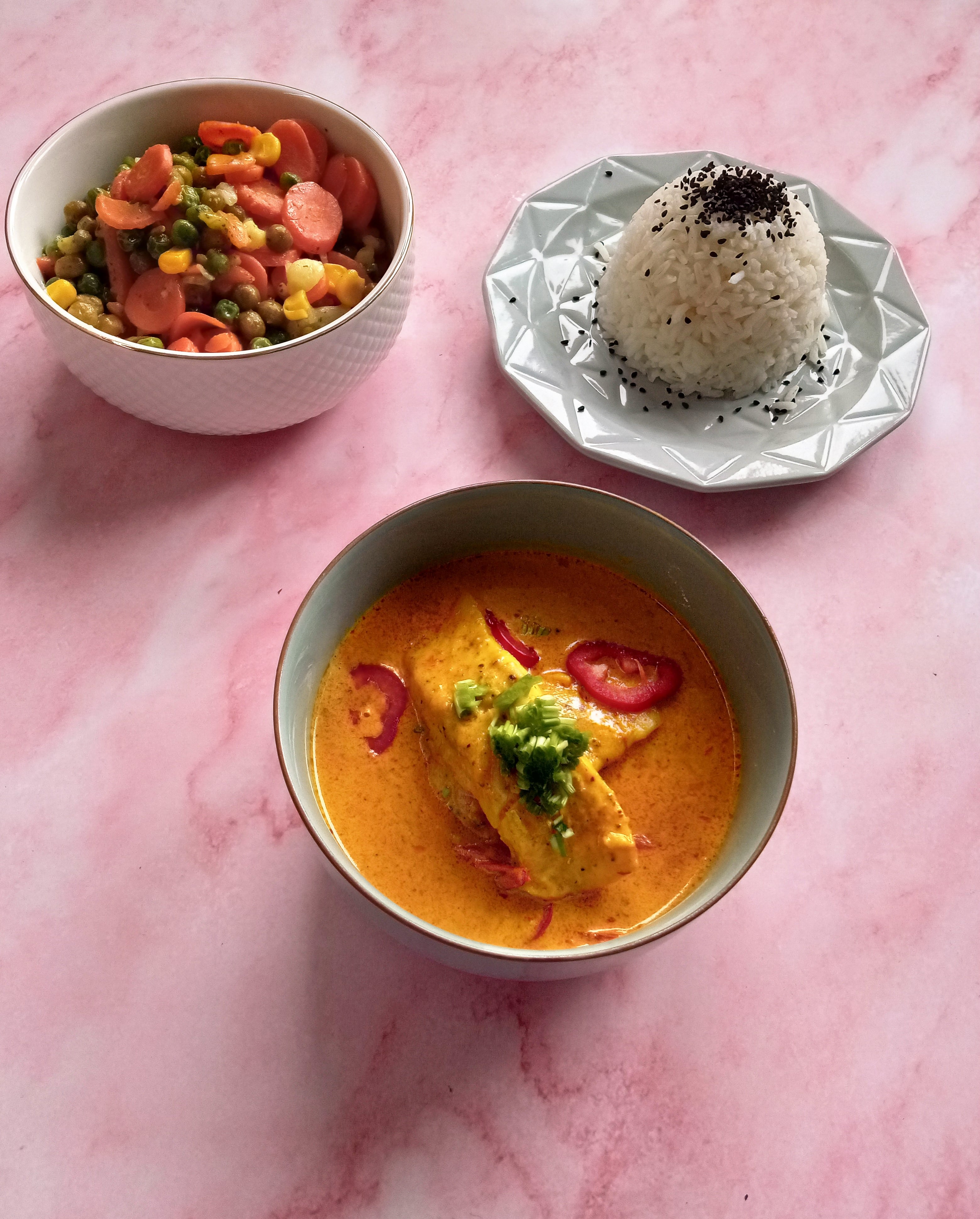 Dorsz w ostrym sosie curry