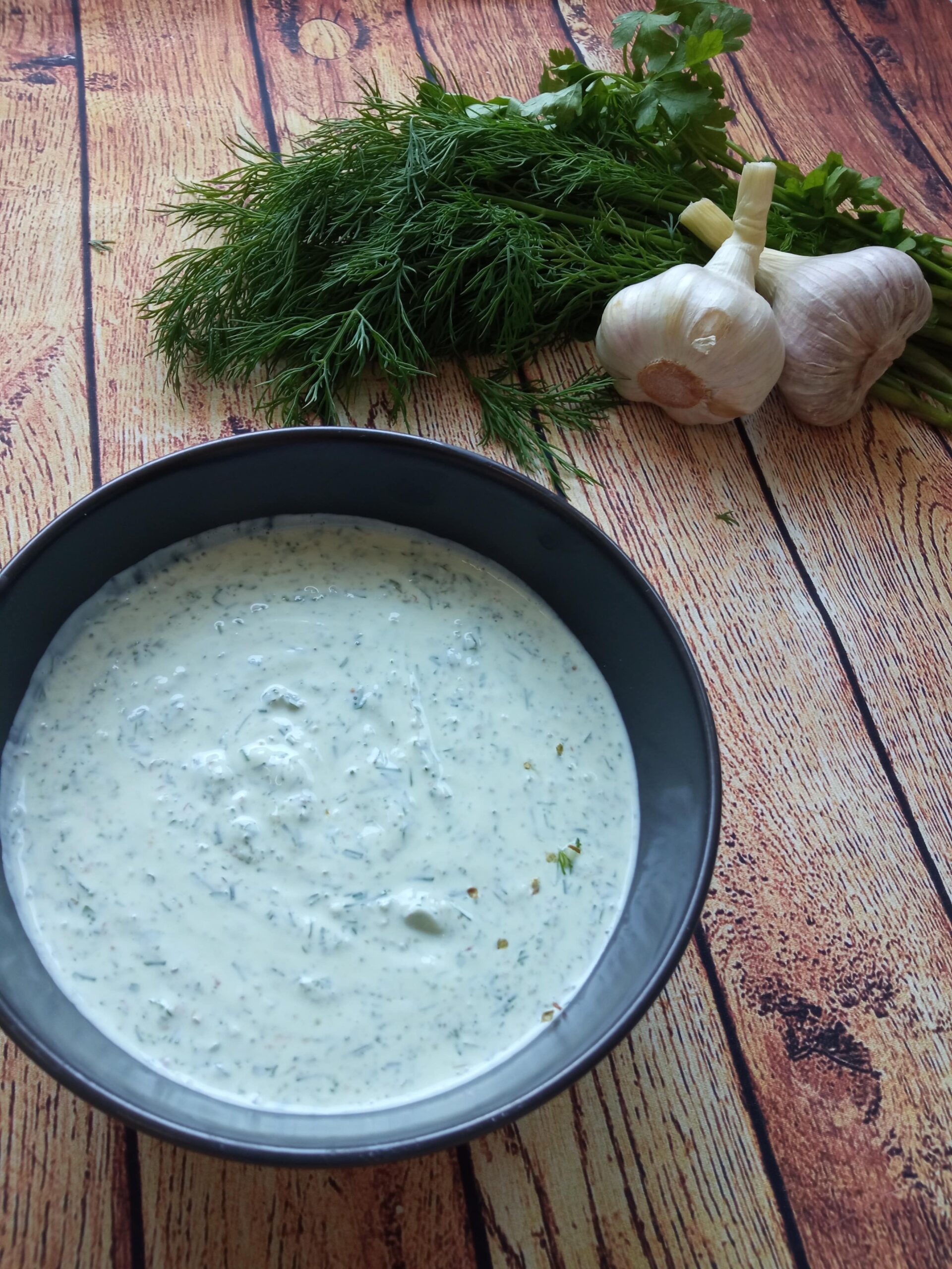 Najlepszy domowy sos czosnkowy