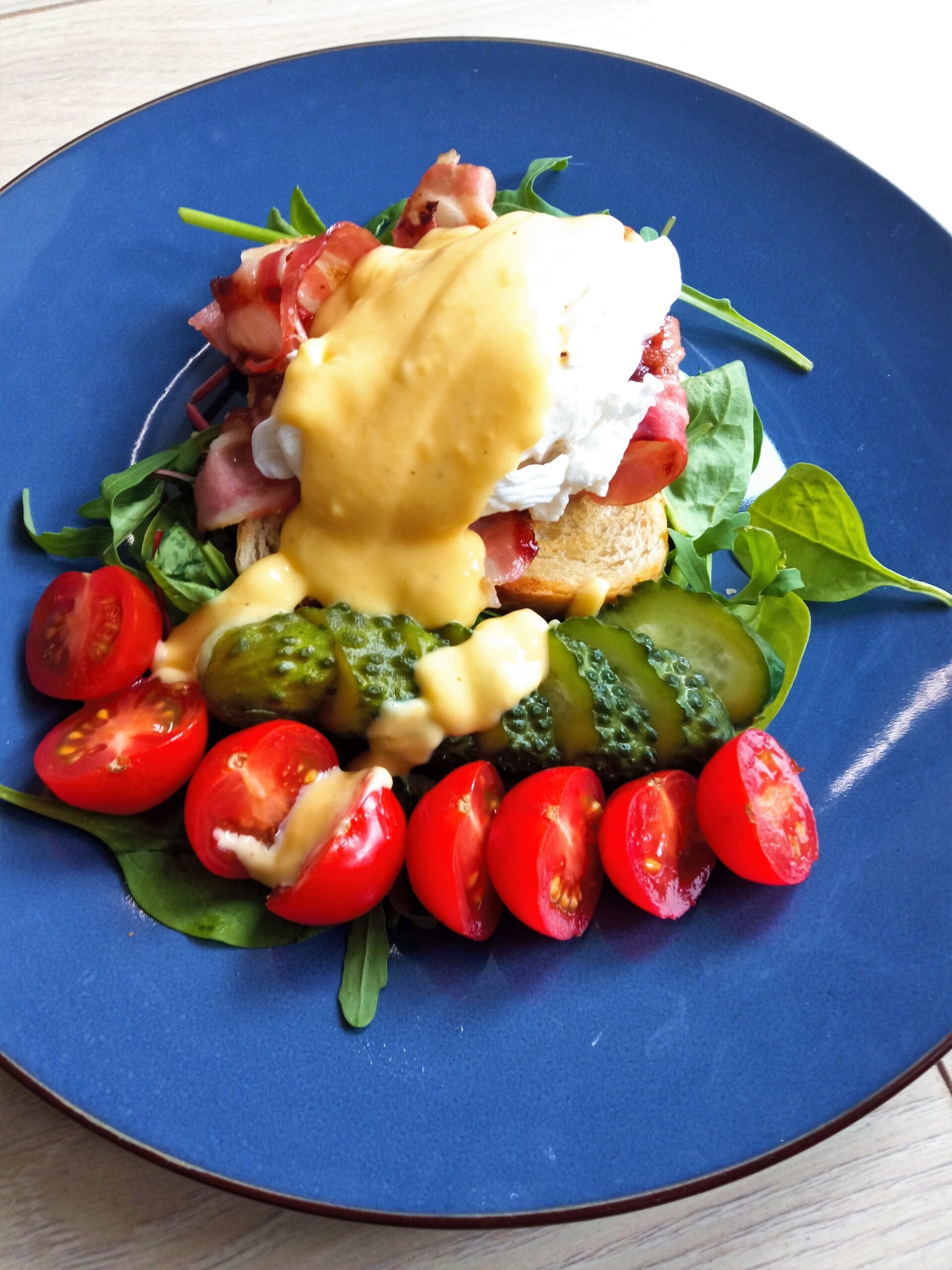 Jajka po benedyktyńsku