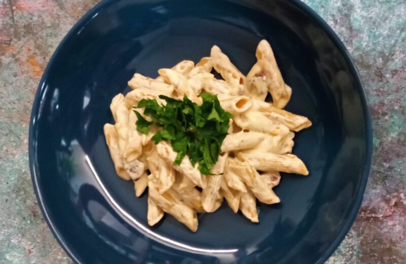 Szybki makaron z boczkiem i mascarpone